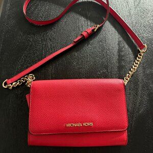 Michael Kors Red Jet Set Sm Pebbled Leather Smartphone Covertible Crossbody Bag
